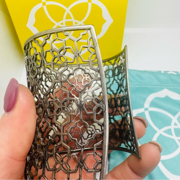 Kendra Scott Antique Silver Aimee Cuff Bracelet - Picture 5 of 10